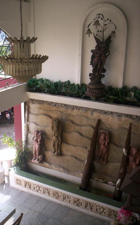 Baankhunmae Apartment Bangkok Esterno foto