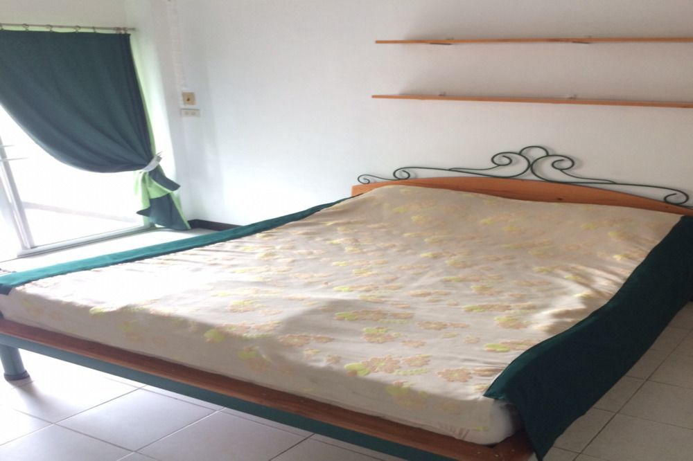 Baankhunmae Apartment Bangkok Esterno foto