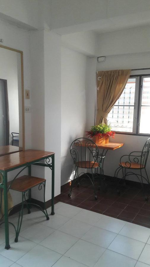 Baankhunmae Apartment Bangkok Esterno foto